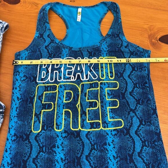 Zumba Fitness The Mission Vest and Break it Free Racer-back Tank Set - Picture 13 of 15